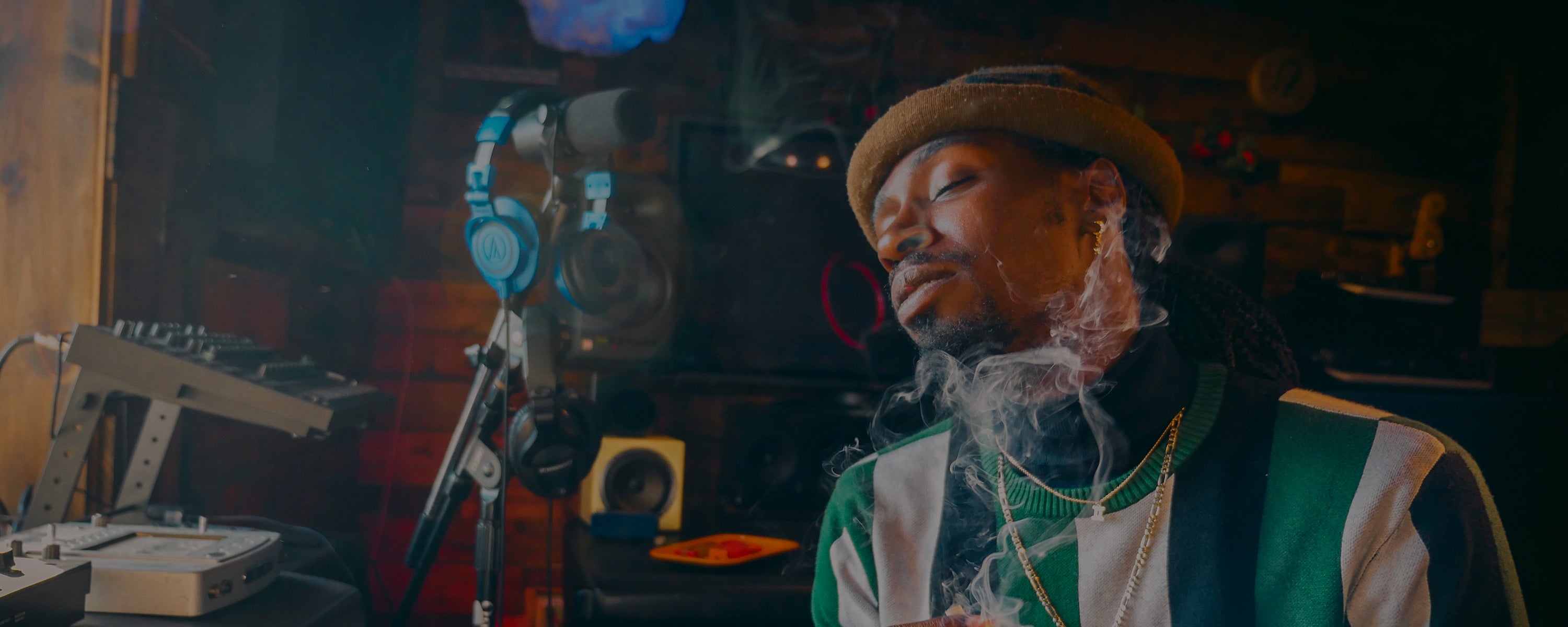 Zig-Zag shop all smoking and rolling paper products